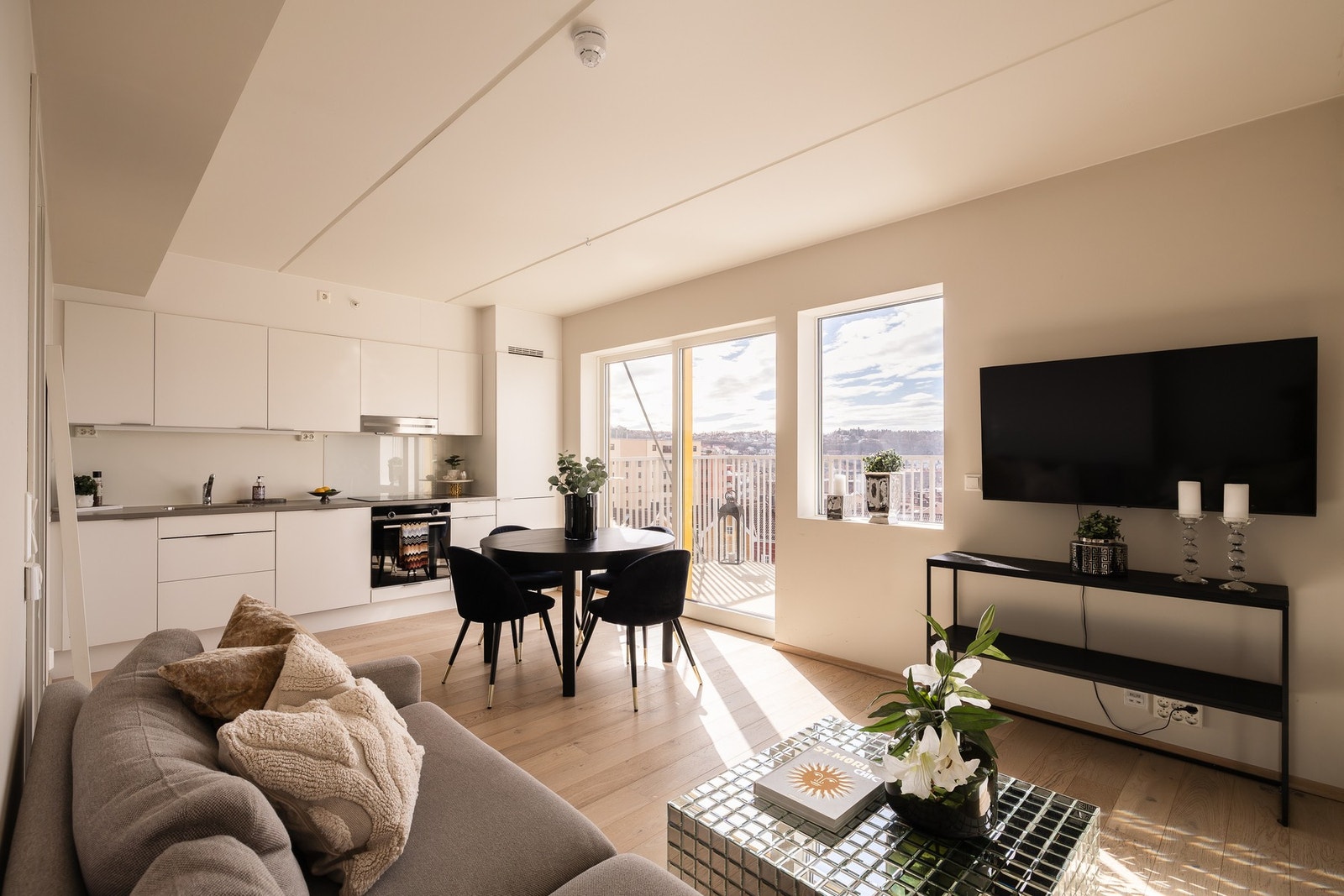 Dette er en sjelden mulighet i byggets 6. etasje, med kanskje den aller beste intern beliggenheten Galleribilde