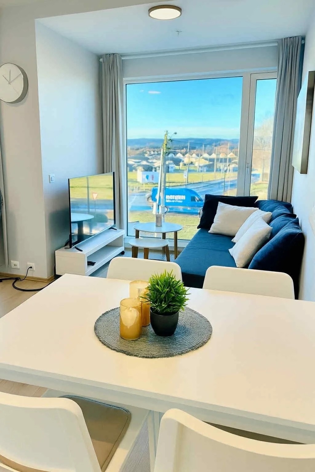 Spisestue/stue Galleribilde