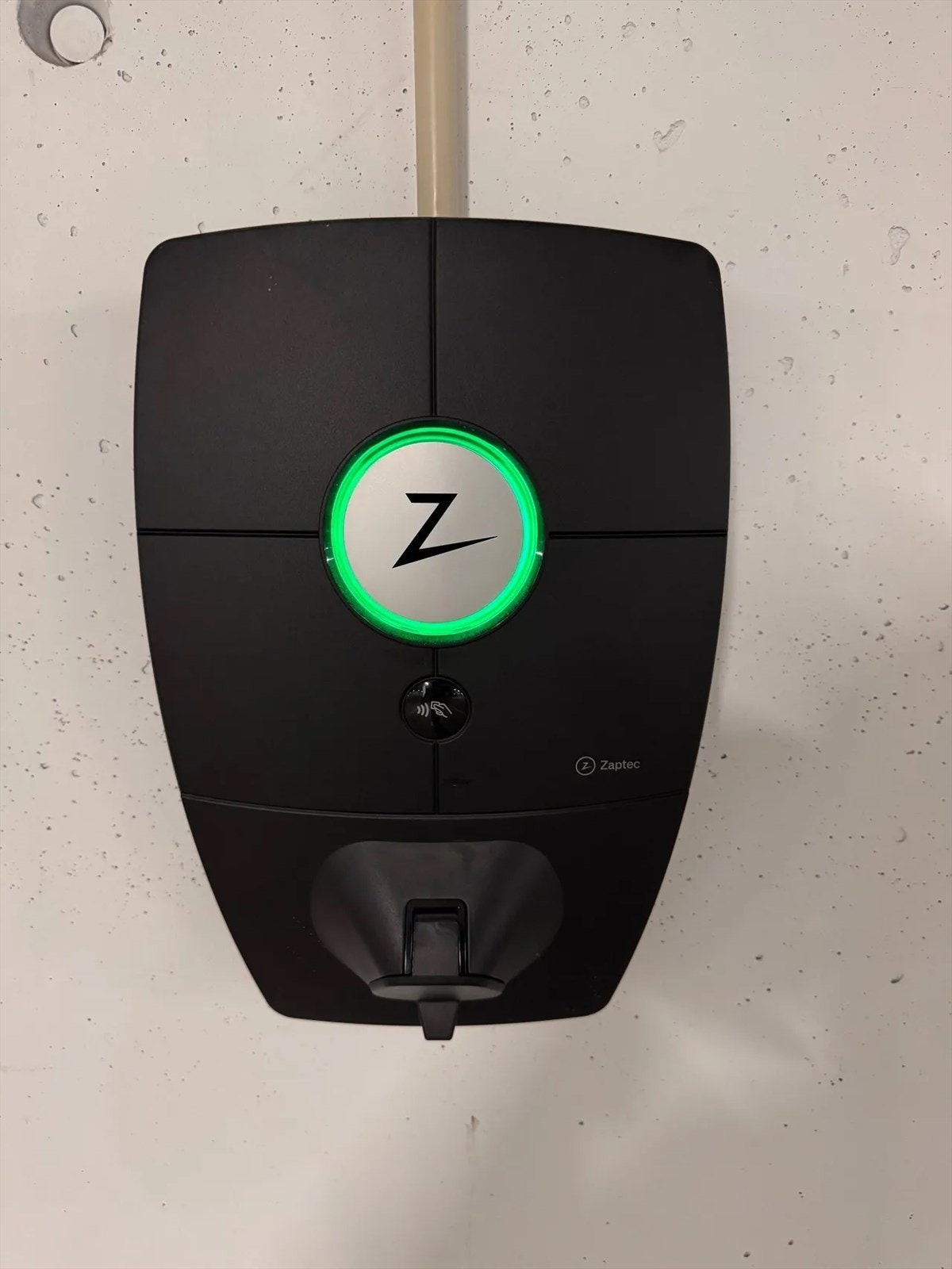 Elbillader medfølger Galleribilde