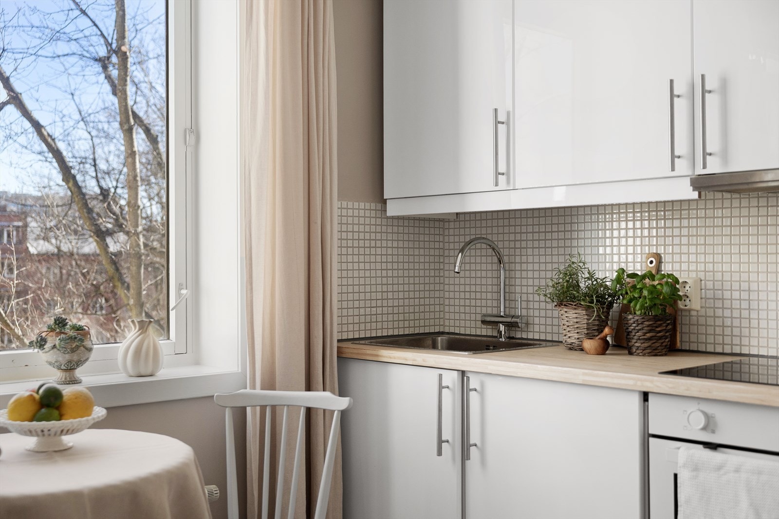 Det er også opplegg for vaskemaskin, som ble utført av fagfolk ved selgers kjøp i 2023. Galleribilde