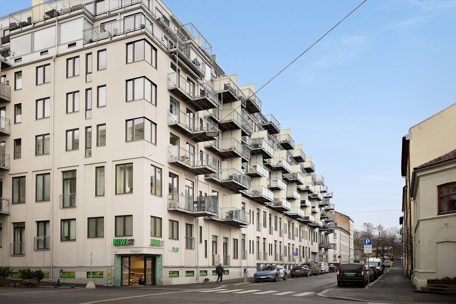 Kiwi og øvrige servicetilbud finnes i nærområdet, noe som gjør hverdagen enkel og praktisk Galleribilde