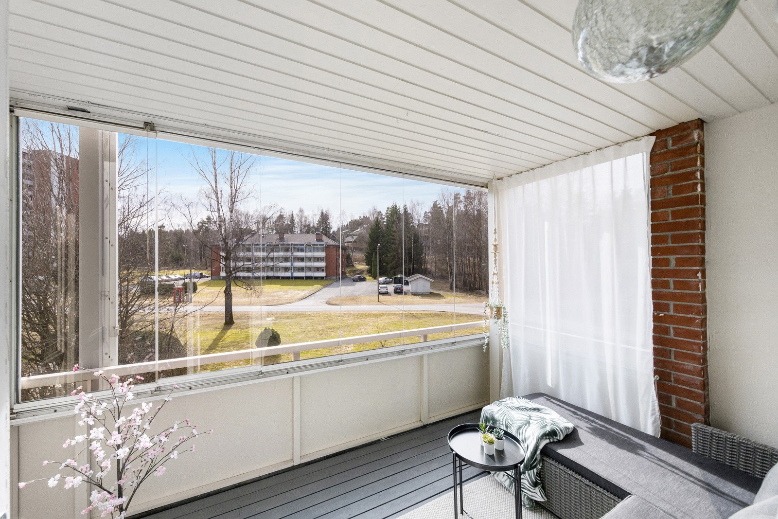 Balkongen er vestvendt og meget solrik Galleribilde