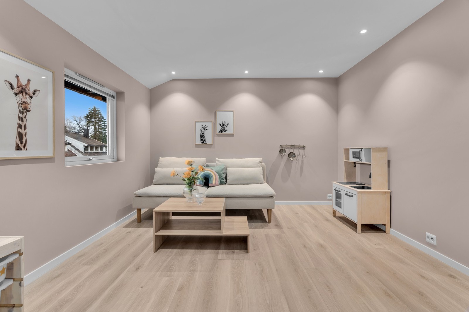 Pent oppgradert med fine, rene linjer Galleribilde