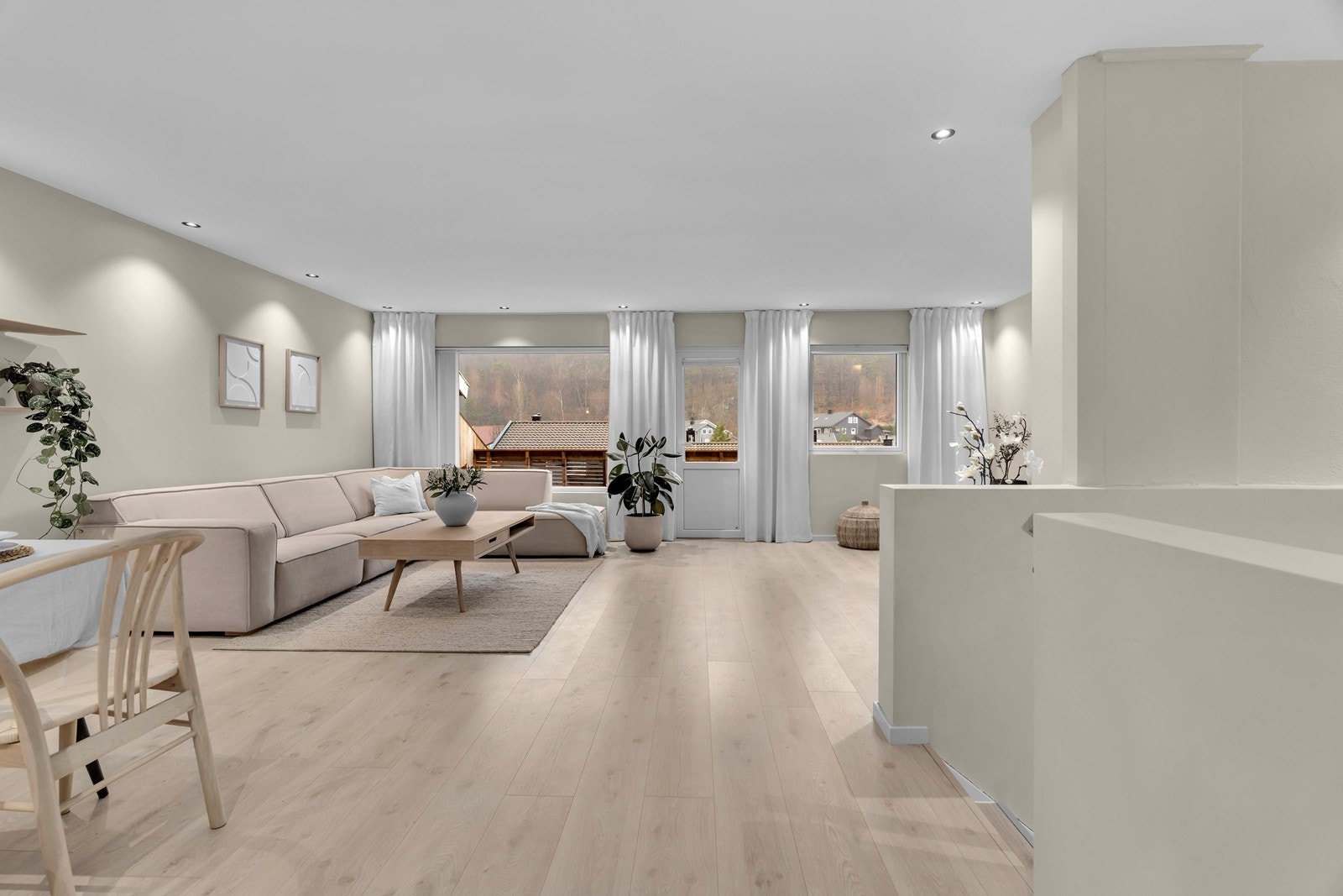 Lukket trapp ned til kjeller Galleribilde