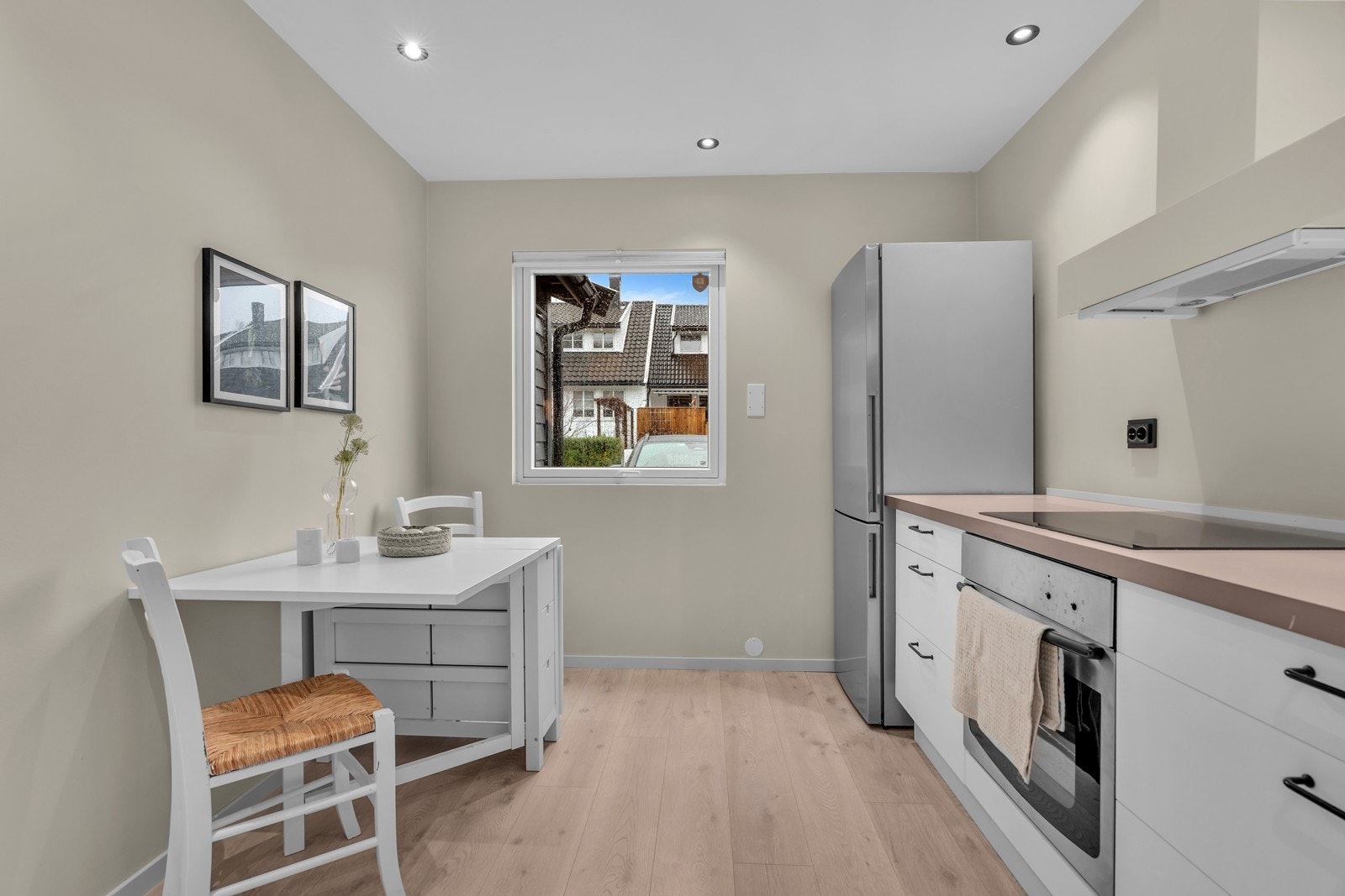 Hyggelig plass for spisebord Galleribilde