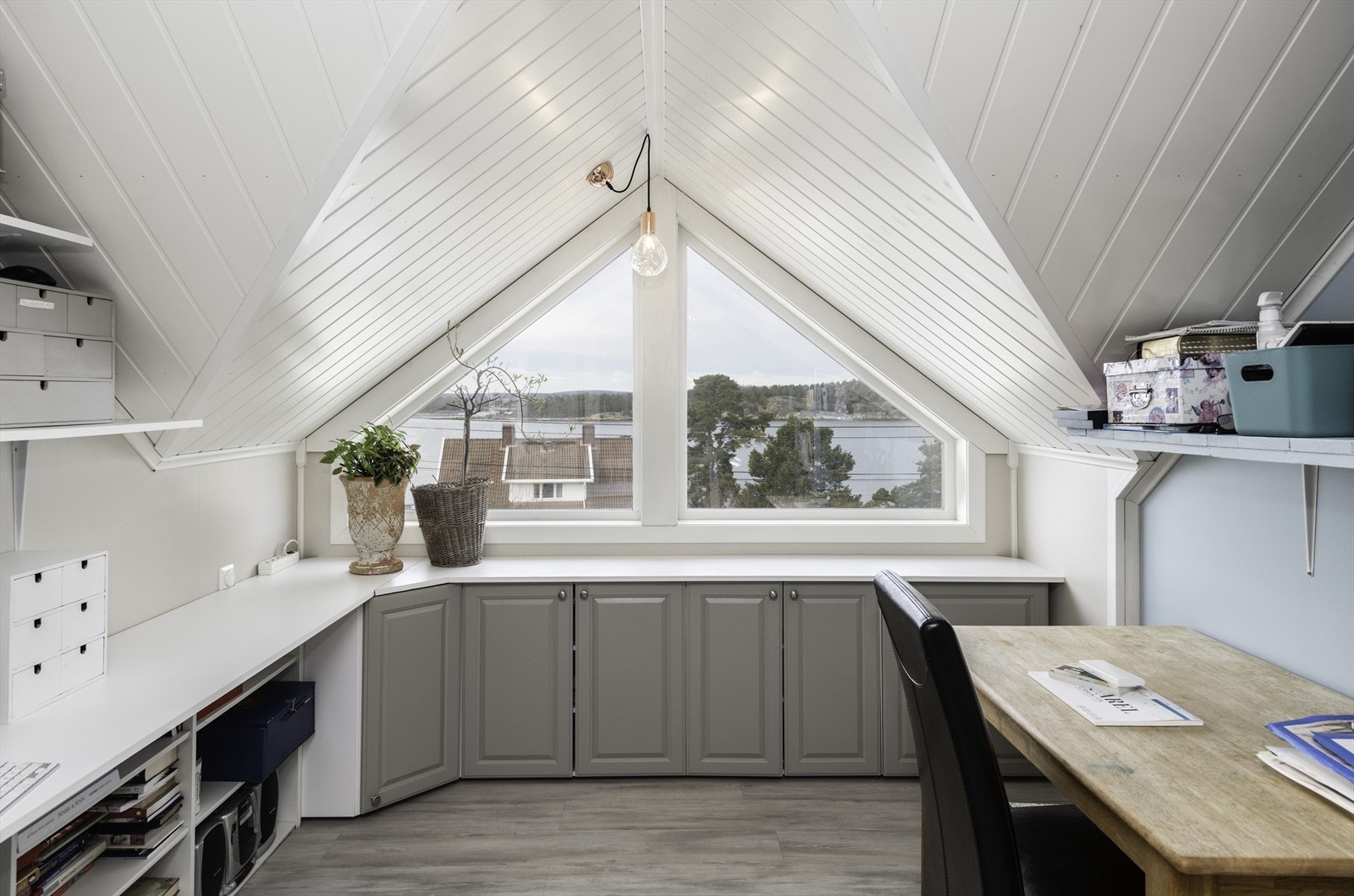 Gang/kontor på loftet har super utsikt Galleribilde