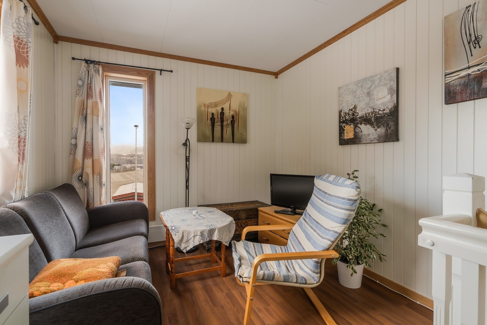 Boligen har egen utleiedel på ca. 38,5m², her får du gode leieinntekter hver måned. Galleribilde