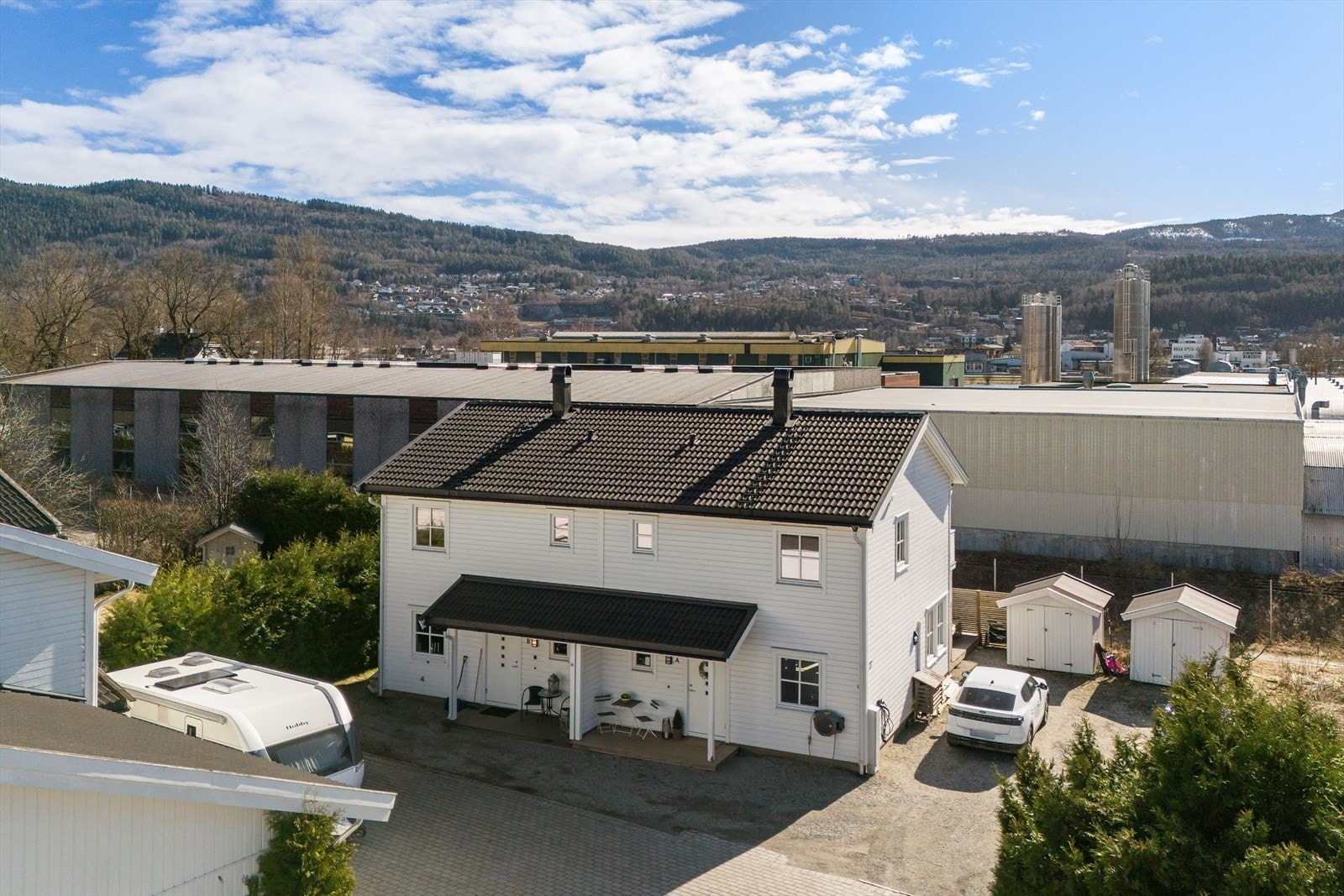 Vertikaldelt tomannsbolig oppført i 2019. Galleribilde