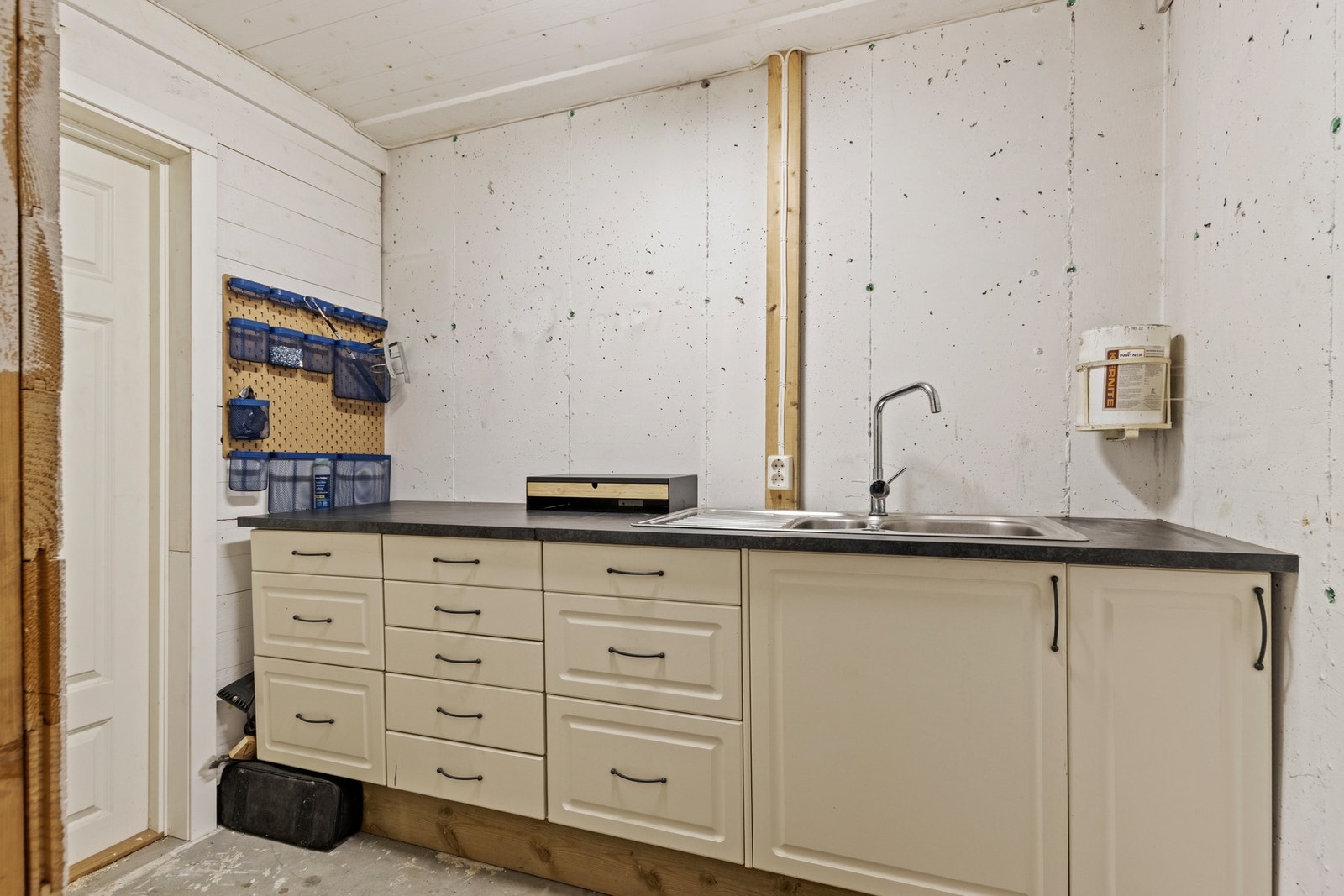 Innredning i garasjeboden. Galleribilde