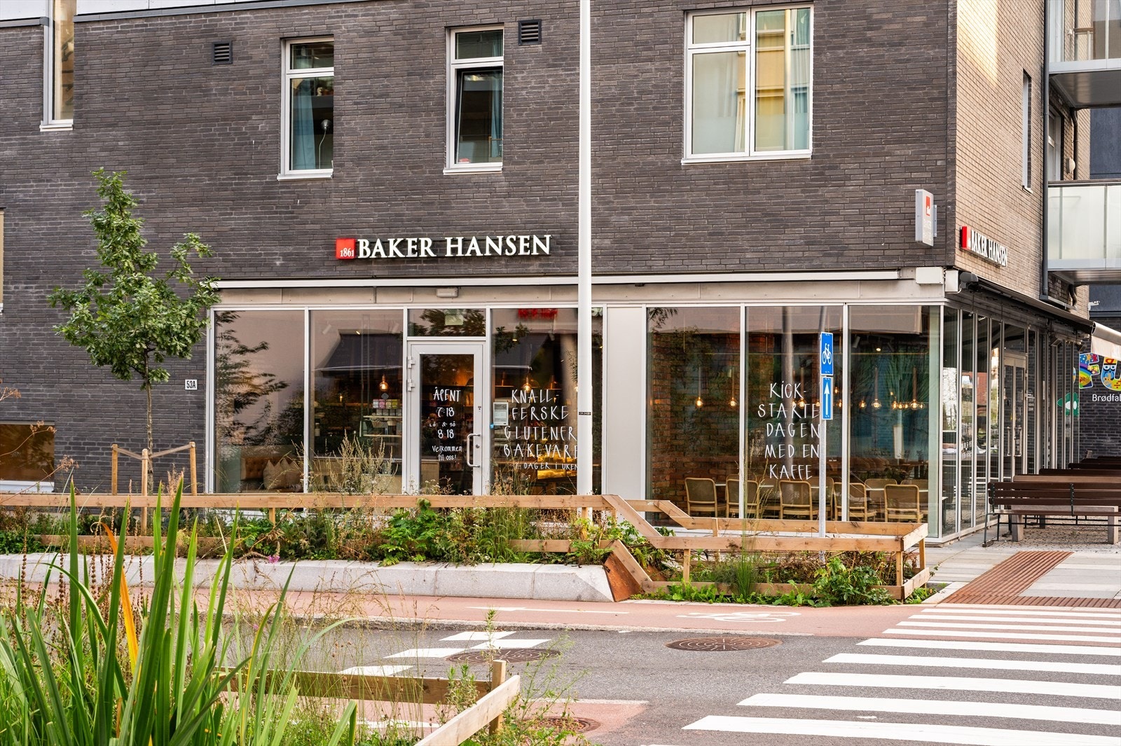 Du finner flere bakerier og kaféer i området. Galleribilde