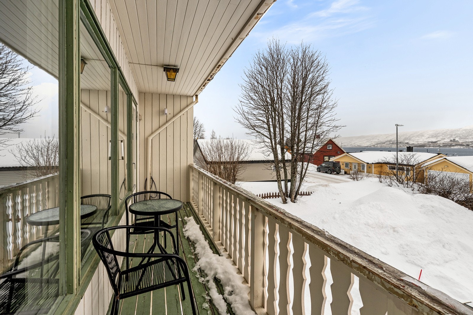 Utgang til luftebalkong fra stuen. Galleribilde