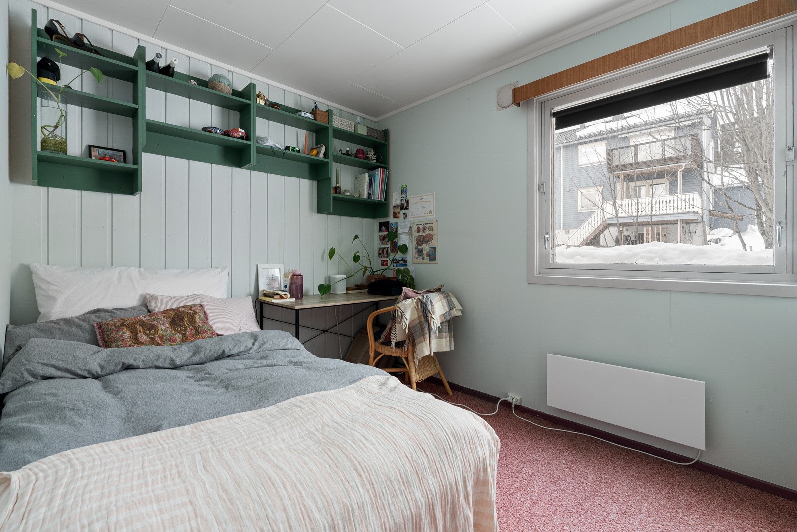 Boligen har 3 soverom og et ekstra rom som benyttes som soverom. Galleribilde