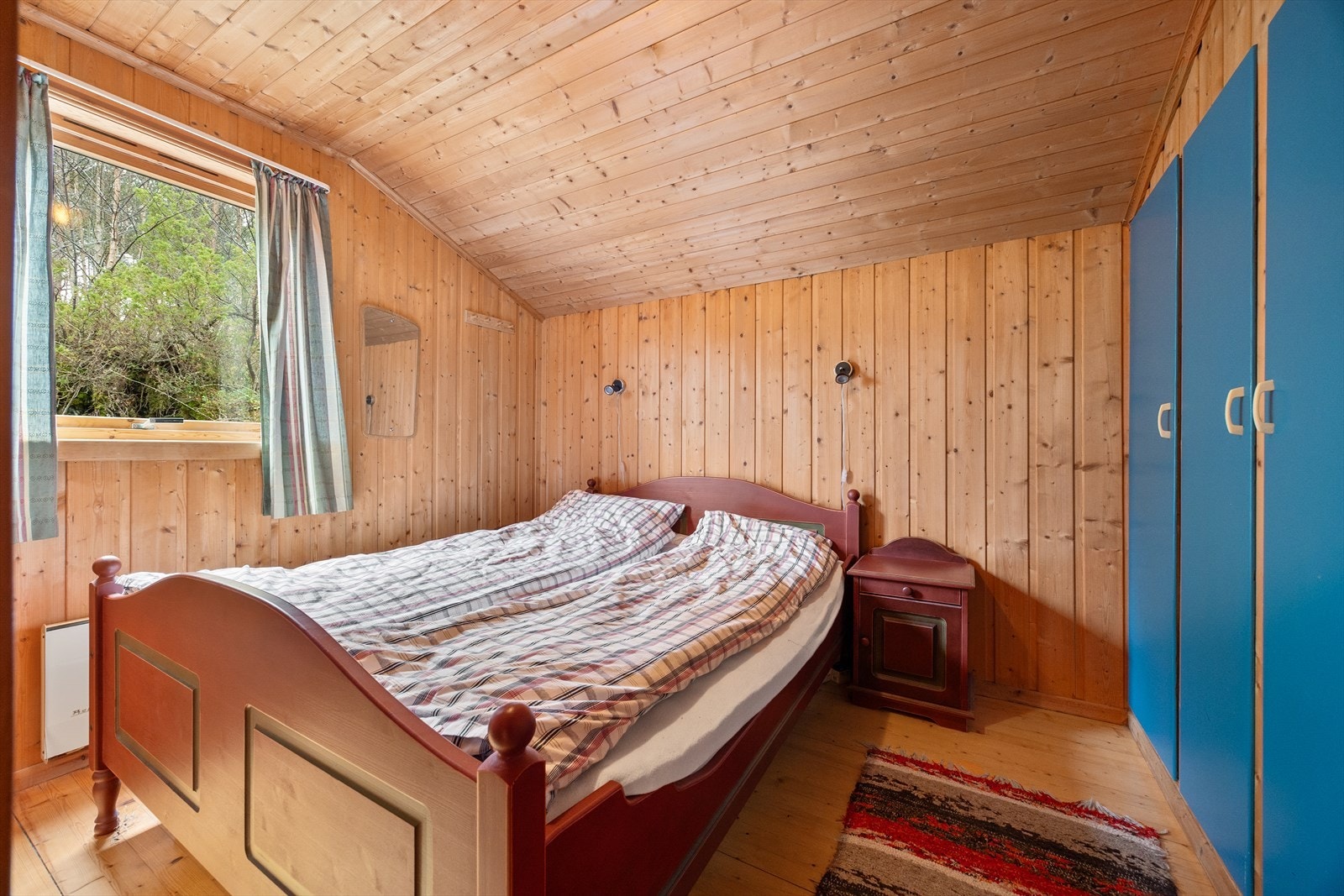 Hovedsoverommet er av god størrelse og er målt til ca. 8,70 m². Galleribilde