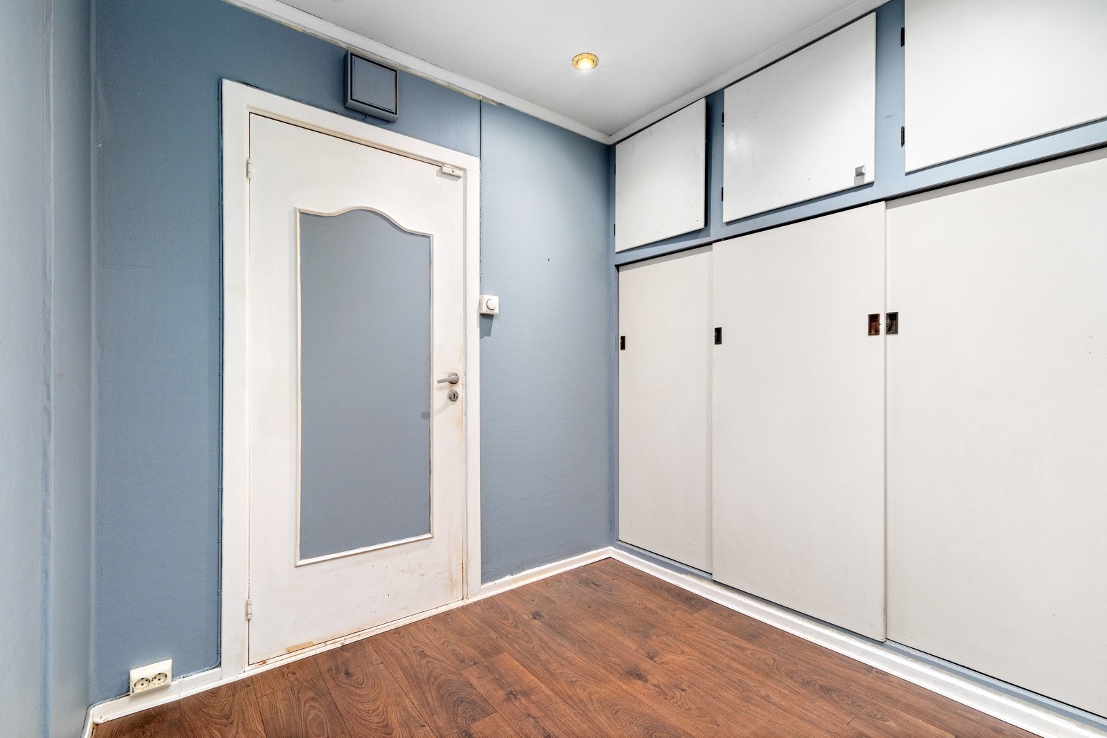 Entré med garderobeskap Galleribilde