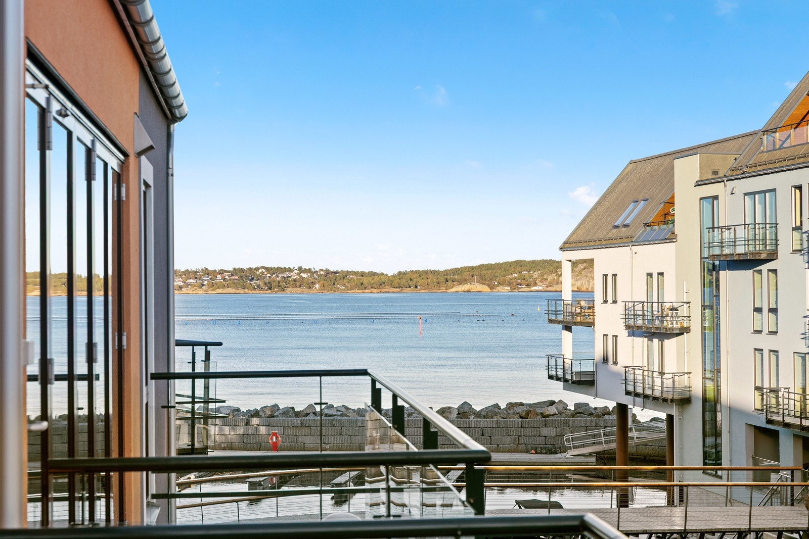 Nydelig sjøutsikt Galleribilde