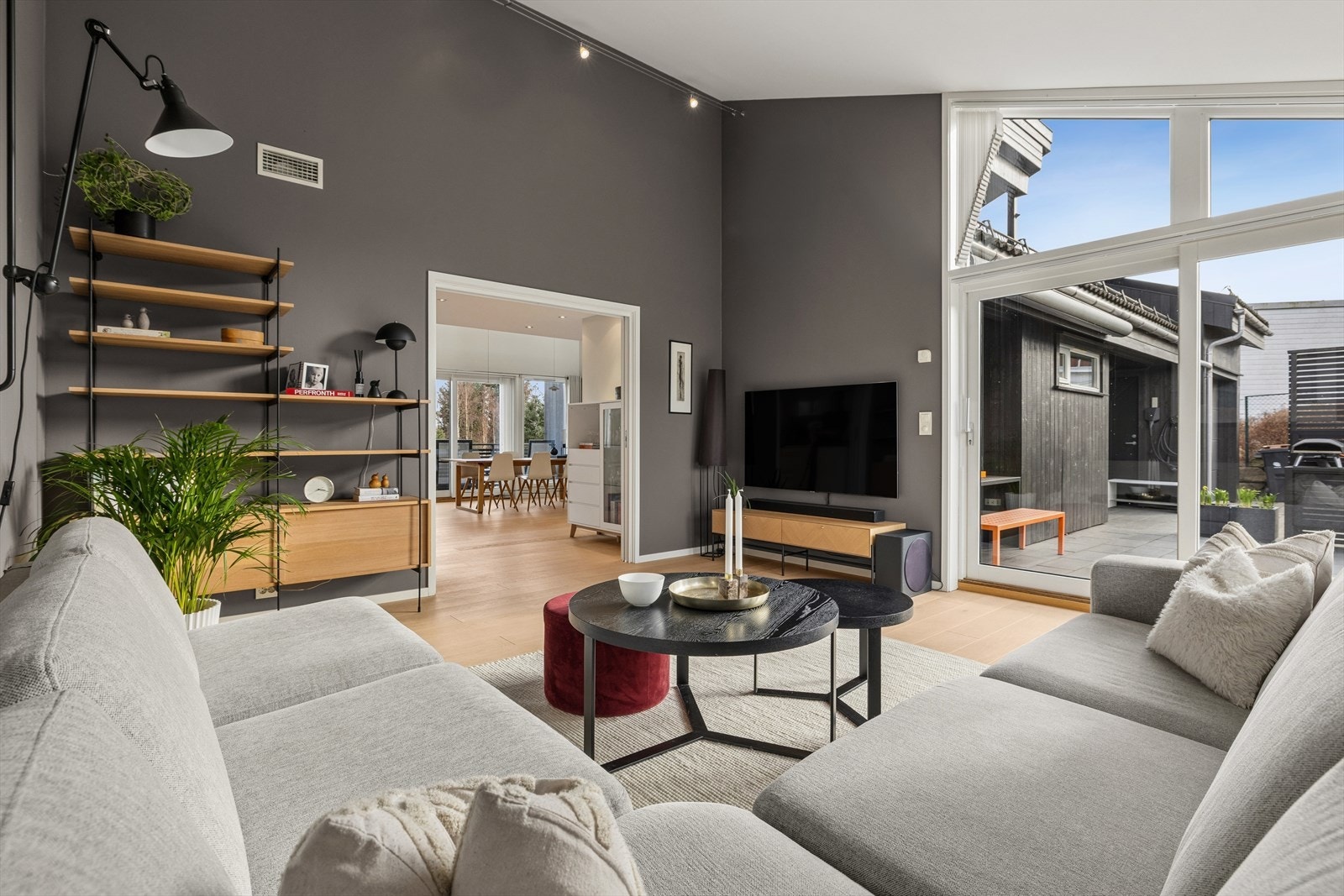 Veldig trivelig tv-stue hvor det er rom for å trekke seg tilbake. Galleribilde