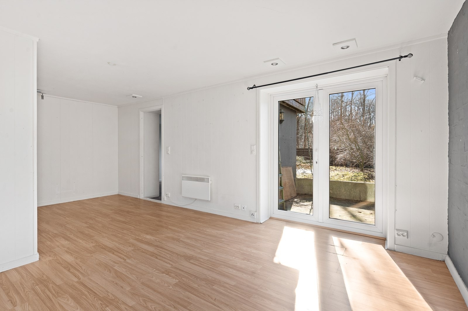 innredet rom i kjeller(Ikke godkjent til varig opphold Galleribilde