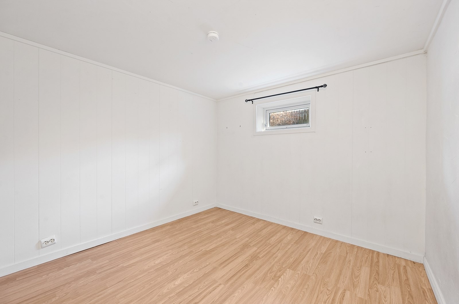 innredet rom i kjeller(Ikke godkjent til varig opphold Galleribilde