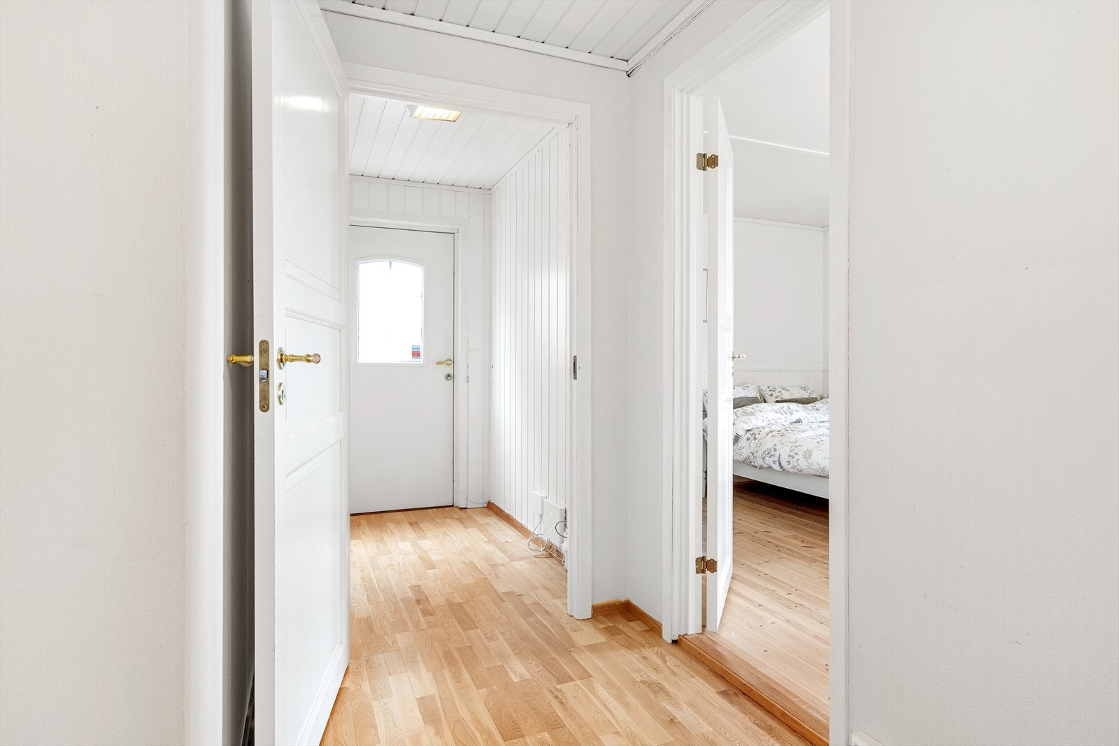 Bi-inngang med garderobeplass. Galleribilde