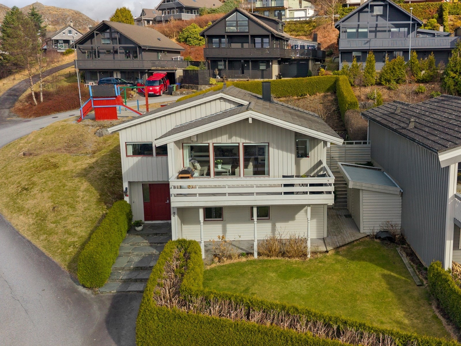 Foto: Joakim Bjerk. EiendomsMegler1 v/Torill Kalsaas presenterer Utsikten 2 Galleribilde