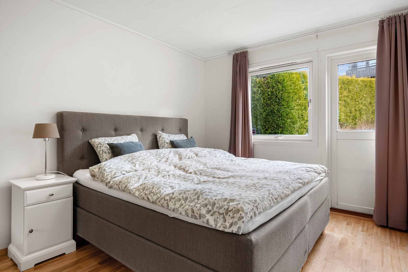 Utgang til hagen fra soverommet Galleribilde