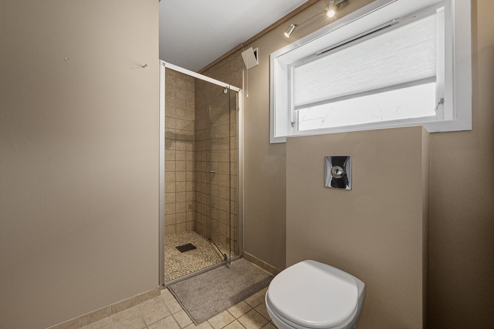 Bad i kjeller Galleribilde