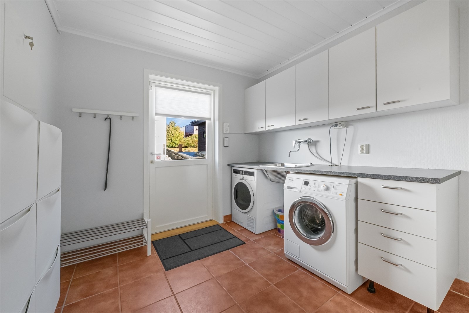 Vaskerom med gode løsninger for praktiske hverdager. Galleribilde