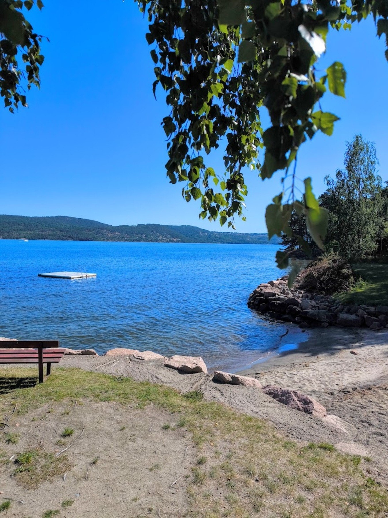Fra boligen er det gangavstand til Hella park med badeplass og flotte sandstrender. Galleribilde