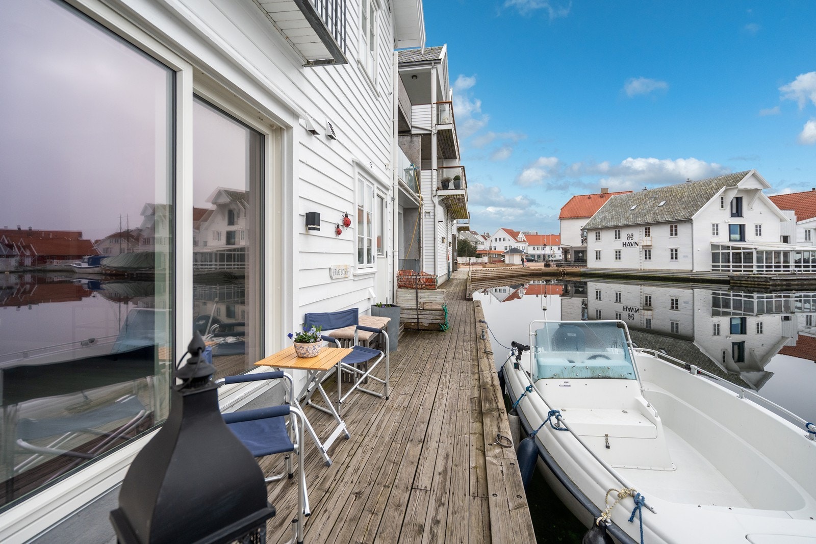 I følge tegninger disponerer seksjonen 6.9 meter kai. Galleribilde