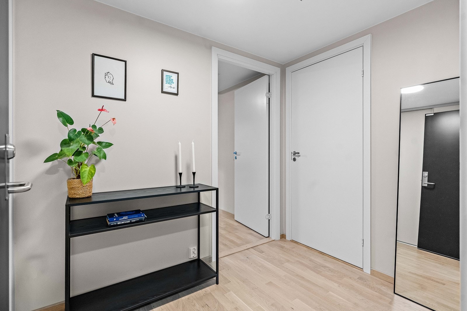 I tillegg har du tilgang til en kjellerbod på ca. 3 kvm. Galleribilde