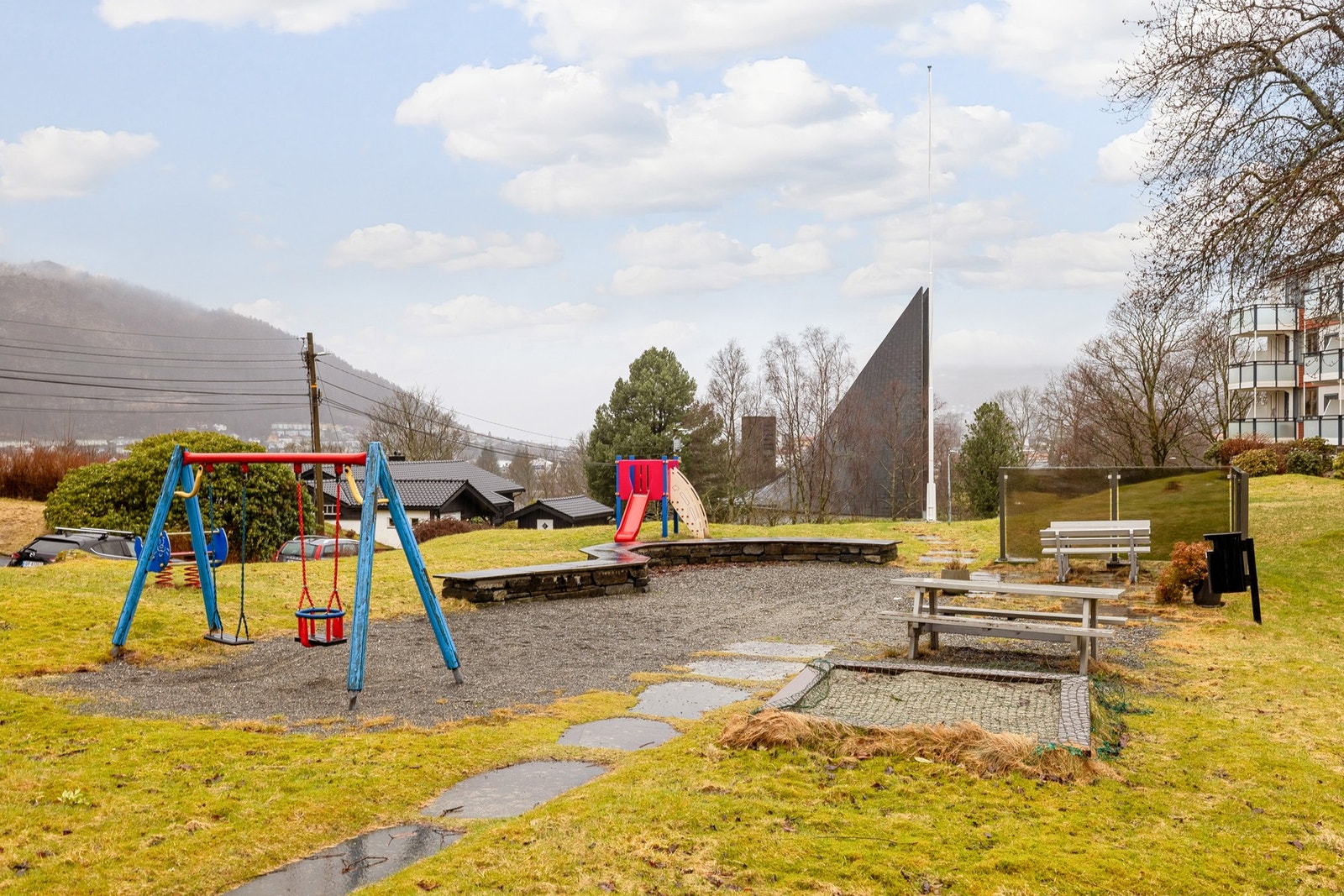Området er svært barnevennlig og er opparbeidet med lekeplass for de minste barna Galleribilde
