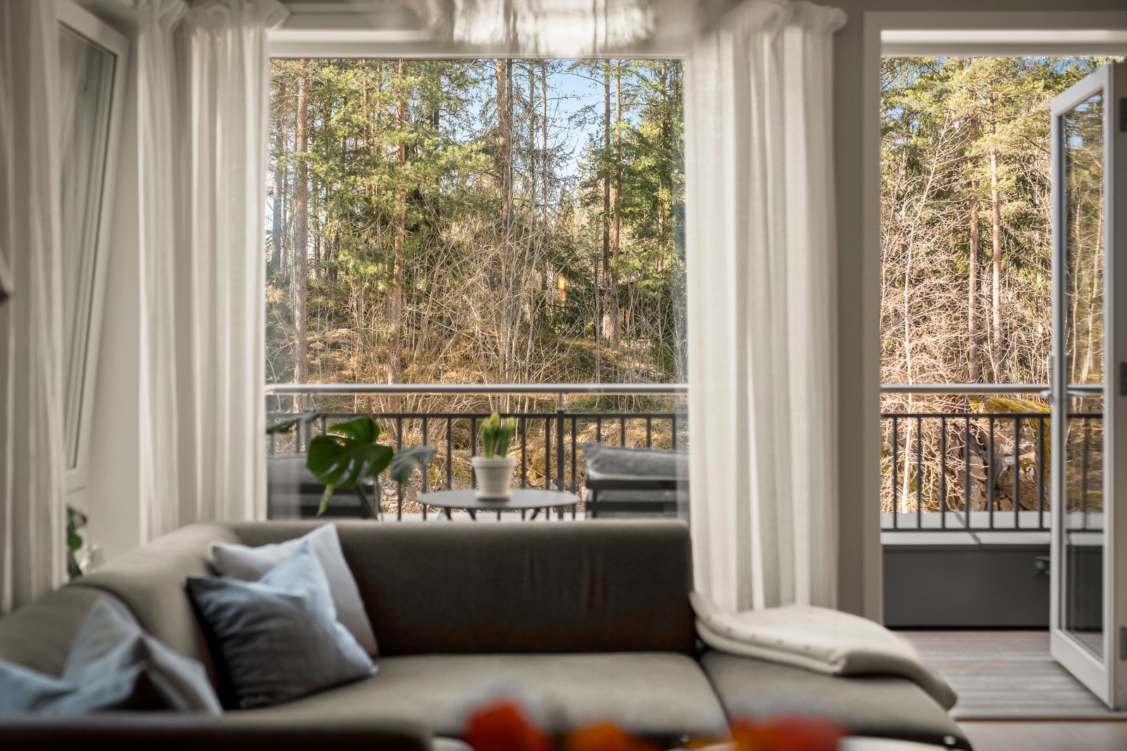 En flott leilighet med en sentral beliggenhet ved Kolbotn sentrum. Her er det kort avstand til flotte turområder, samt alt Kolbotn sentrum har å by på av underholdning og fasiliteter. Galleribilde