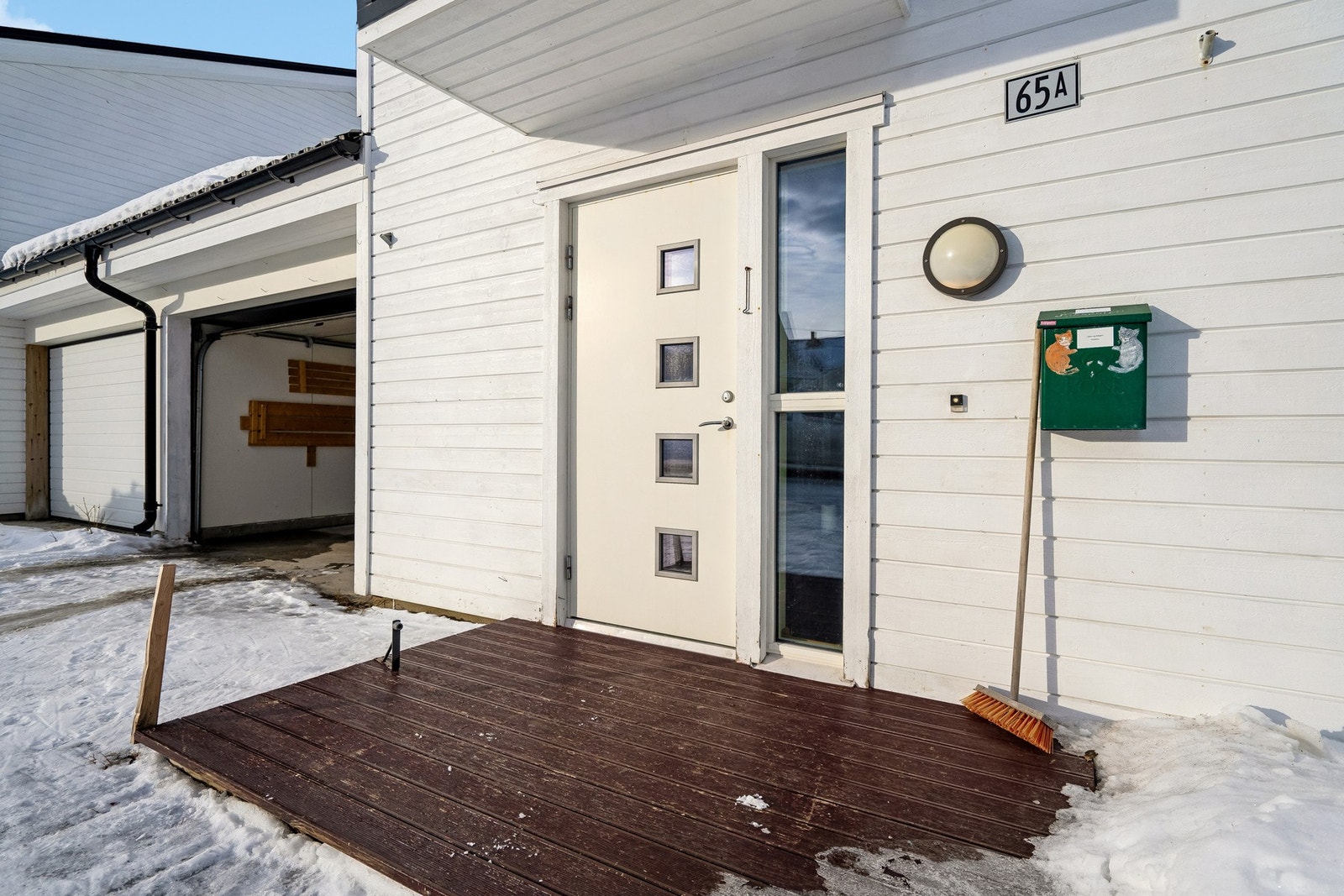 Platting ved inngangspartiet. Galleribilde