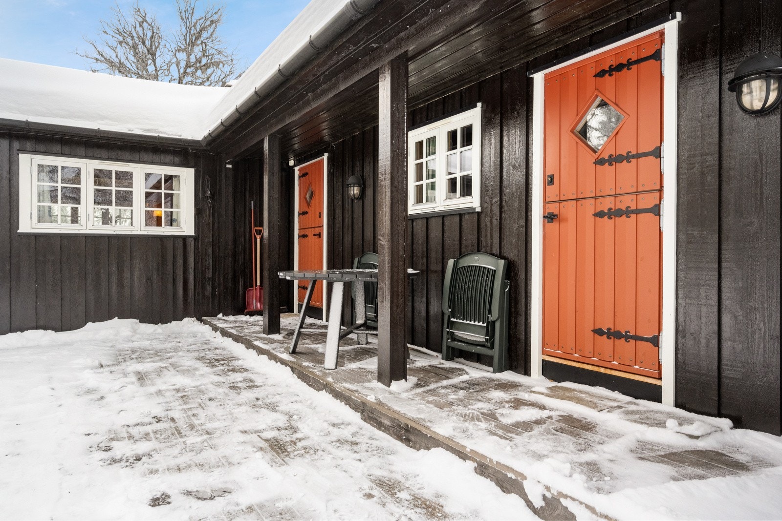 Hytta fremstår som velholdt og godt ivaretatt - en perfekt og koselig familiehytte som er ideell for både avslapning og aktivitet. Galleribilde