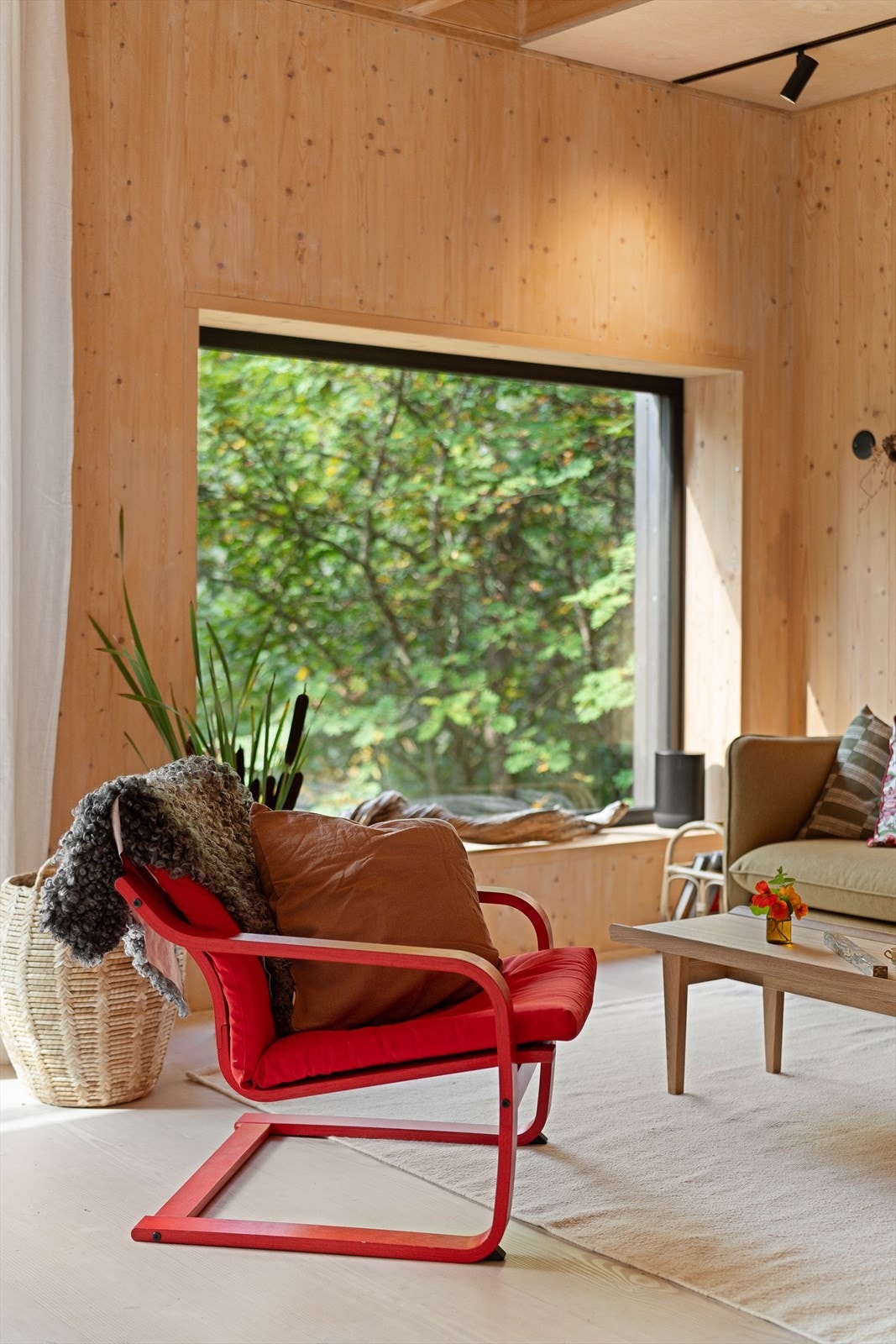 Arkitekttegnet uttrykk, "Shou Sugi Ban" - kledning (brent og oljet tre) Galleribilde