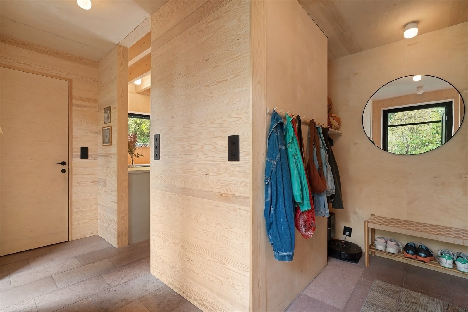 Godt med lagringsplass i gang Galleribilde