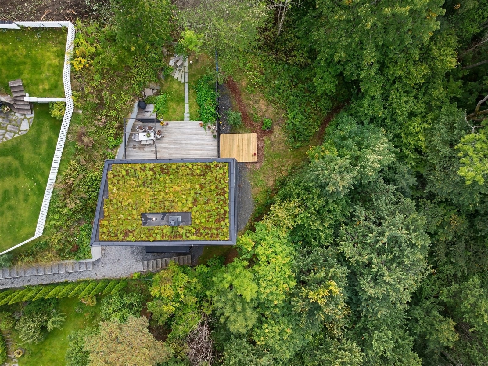 Et ideelt hjem for familier som ønsker både nærhet til naturen og et variert servicetilbud i umiddelbar nærhet Galleribilde