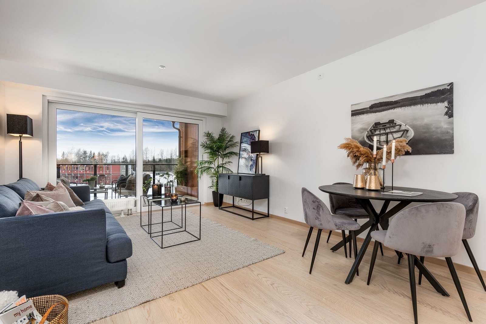 Velkommen til Døliringen 23, M208! Nyoppført og innbydende 3-roms leilighet med en lys planløsning, i det populære prosjektet Vestskogen. Galleribilde