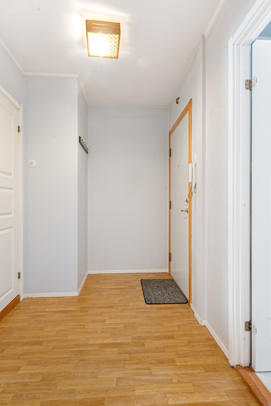 Fra gangen er det inngang til det minste soverommet og badet. Galleribilde