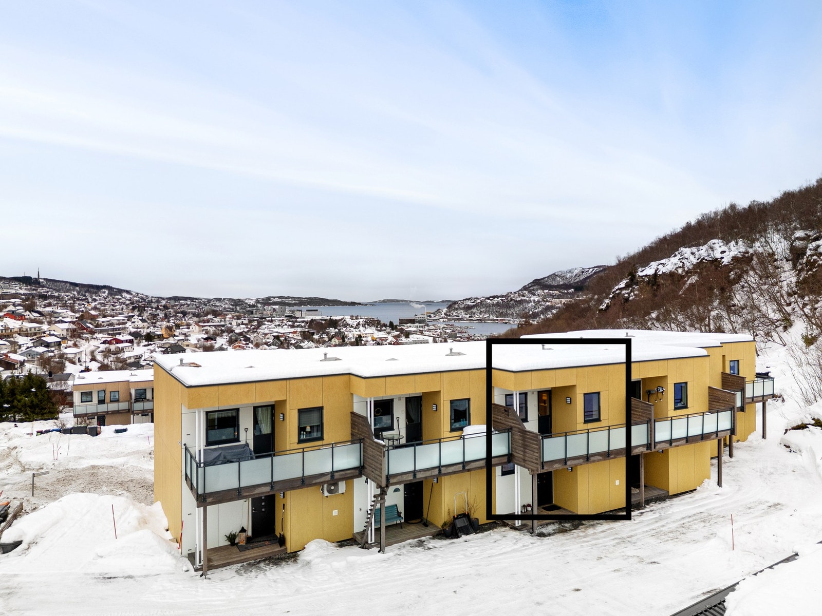 Meget pen 3-roms leilighet med strålende beliggenhet øverst i Harstadbotn Galleribilde