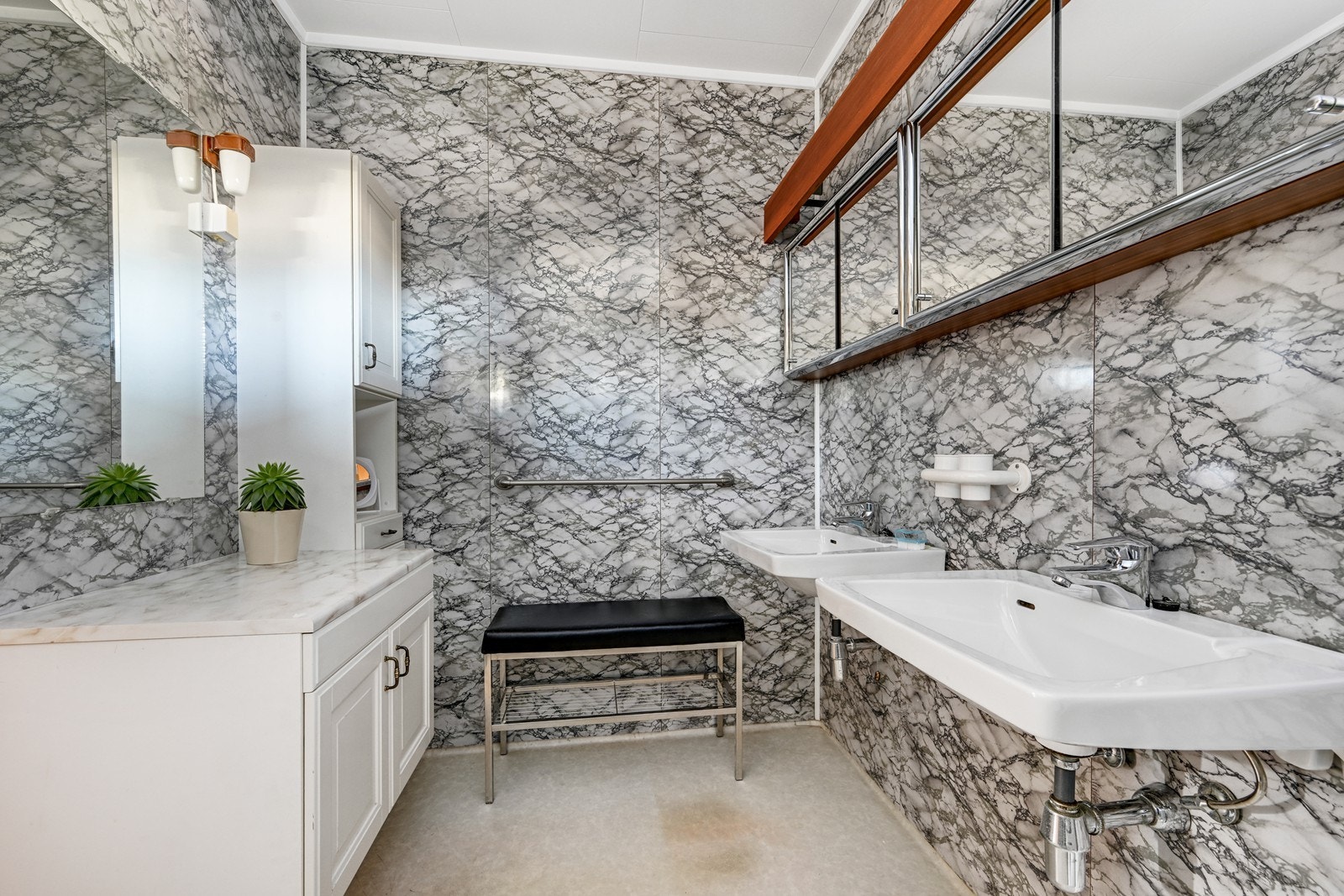 Bad i 1. etasje. Galleribilde