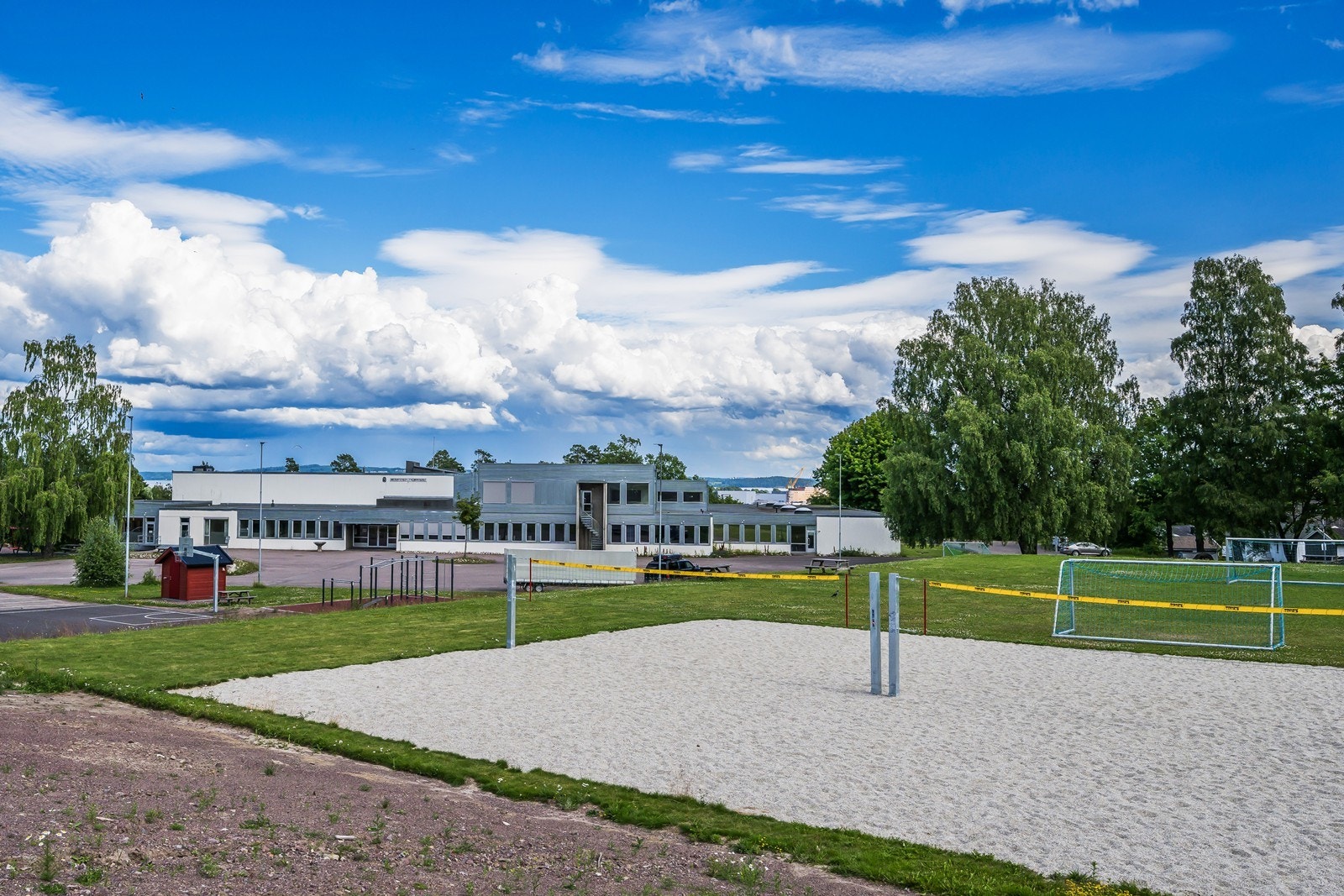 Orerønningen ungdomsskole ligger rett nede i veien. Galleribilde