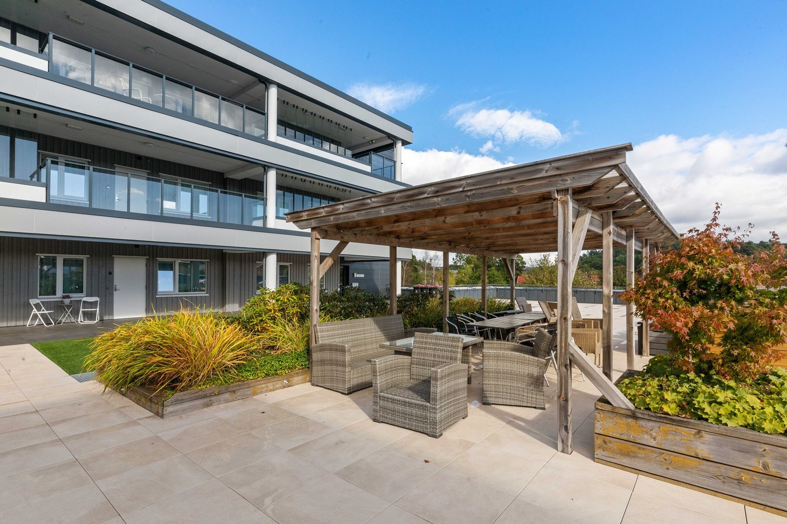 Videre følger en rekke bilder av uteområde Galleribilde