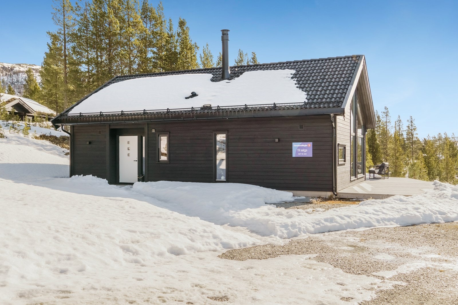 Hytta ble oppført i 2021 og har ferdigattest, noe som sikrer en trygg og forutsigbar overtakelse. Galleribilde