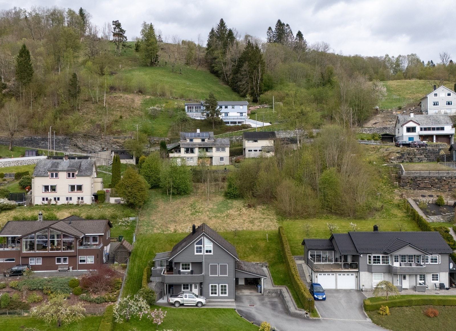 Boligtomt med arkitekttegnet (tidligere godkjente) tegninger og skisseprosjekt, geolograpport, bonneteringsrapport. Galleribilde