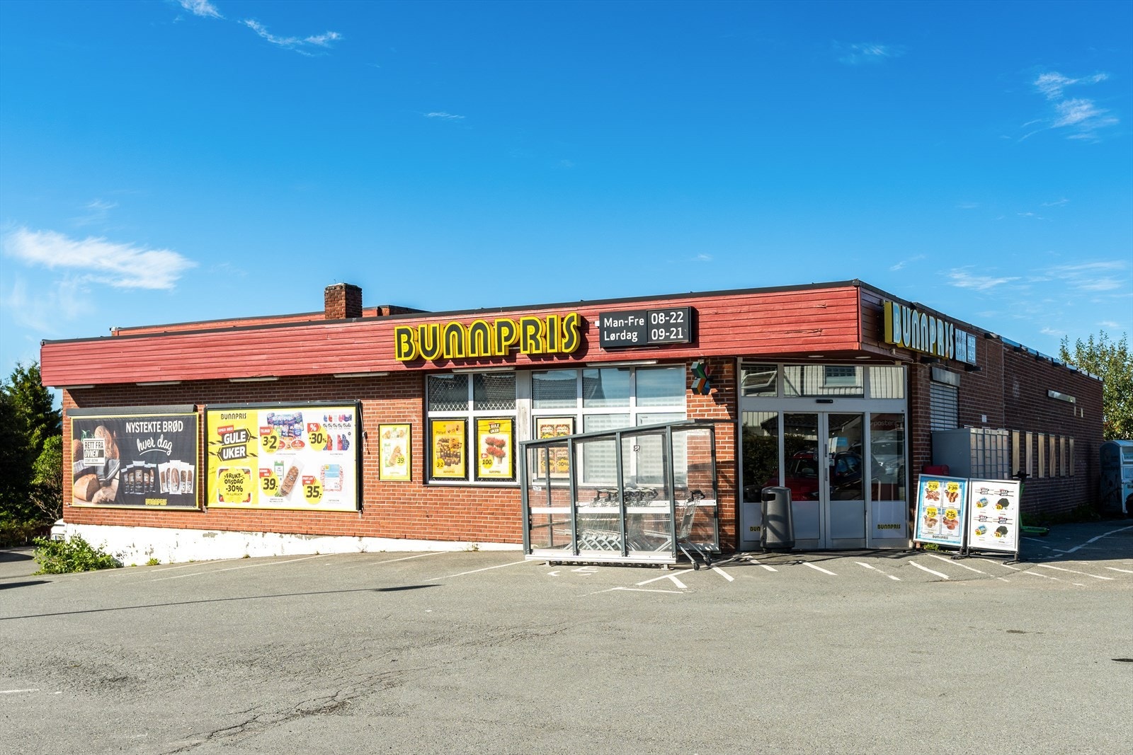 Dagligvarehandel er lett tilgjengelig med Bunnpris Stubban og Rema 1000 Fossegrenda kun en kort spasertur unna. Galleribilde