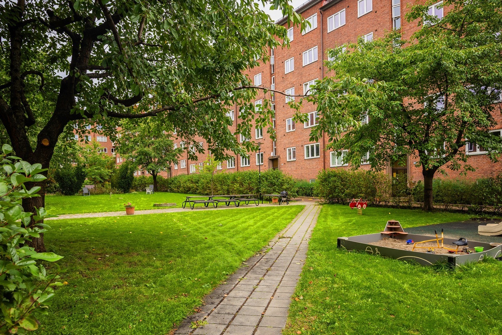 Borettslaget disponerer et velferdslokale på ca. 100 kvadratmeter med kjøkken og toalettfasiliteter. Lokalet leies ut til gårdens beboerne. Galleribilde