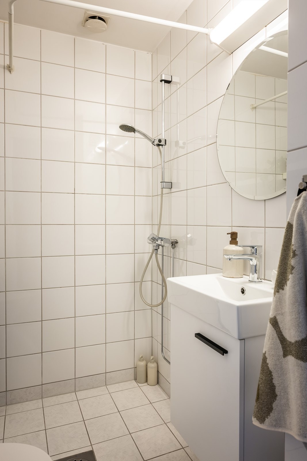 Servant og toalett er nylig skiftet i 2026. Galleribilde