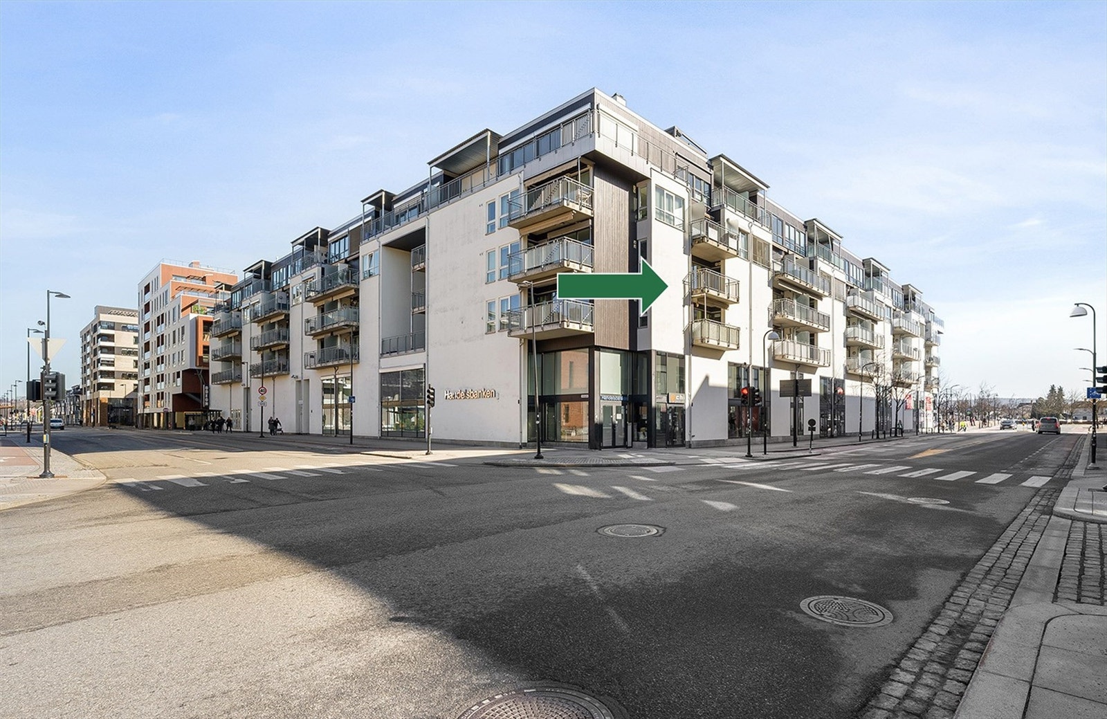 4-roms med svært sentral beliggenhet i Lillestrøm, med gangavstand til togstasjon, butikker og alle byens fasiliteter. Galleribilde