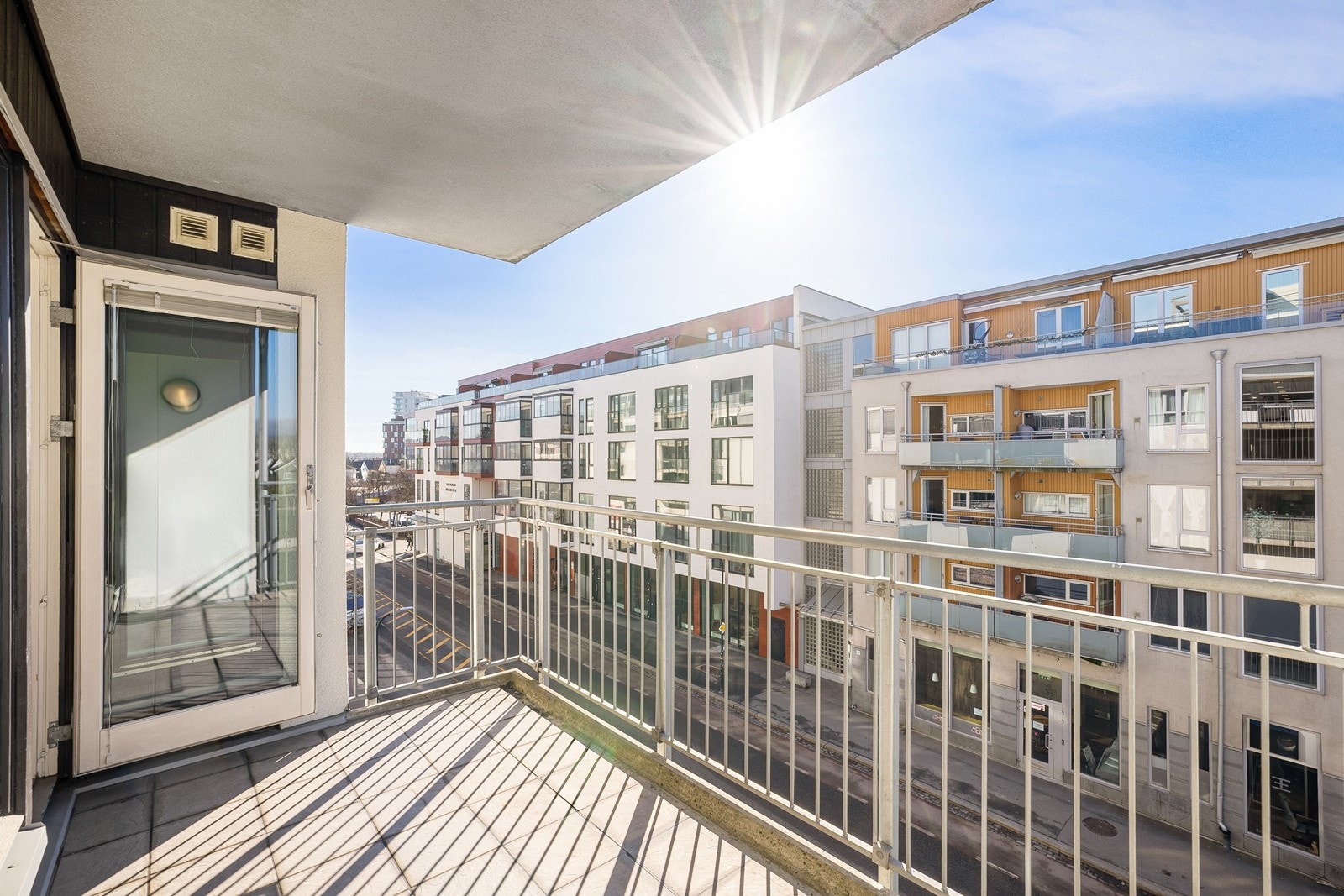 Eiendomsmegler Krogsveen v/Lene Gran Jensen ønsker velkommen til Storgata 33 Galleribilde